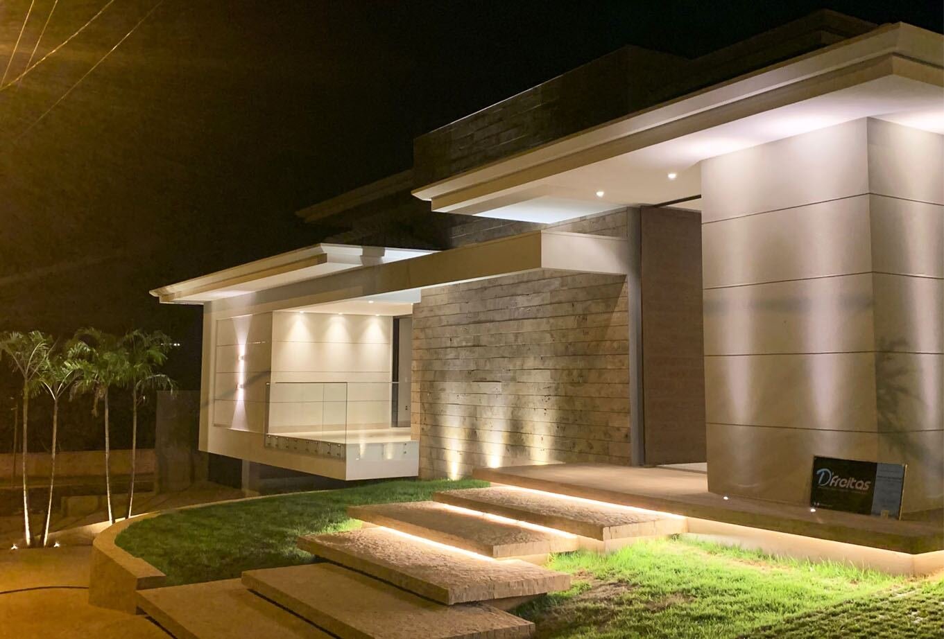 Casa AM em Adamantina, 2019 — projeto de arquitetura residencial, fachada moderna iluminada à noite