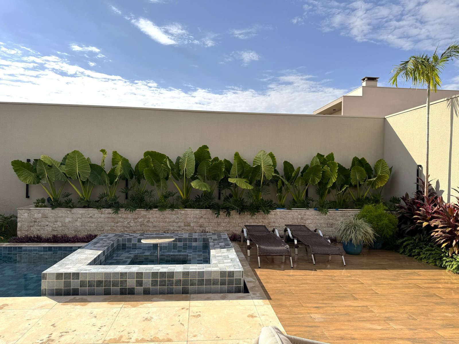 Casa AS — Osvaldo Cruz: detalhe do spa e jardim — projeto de arquitetura residencial