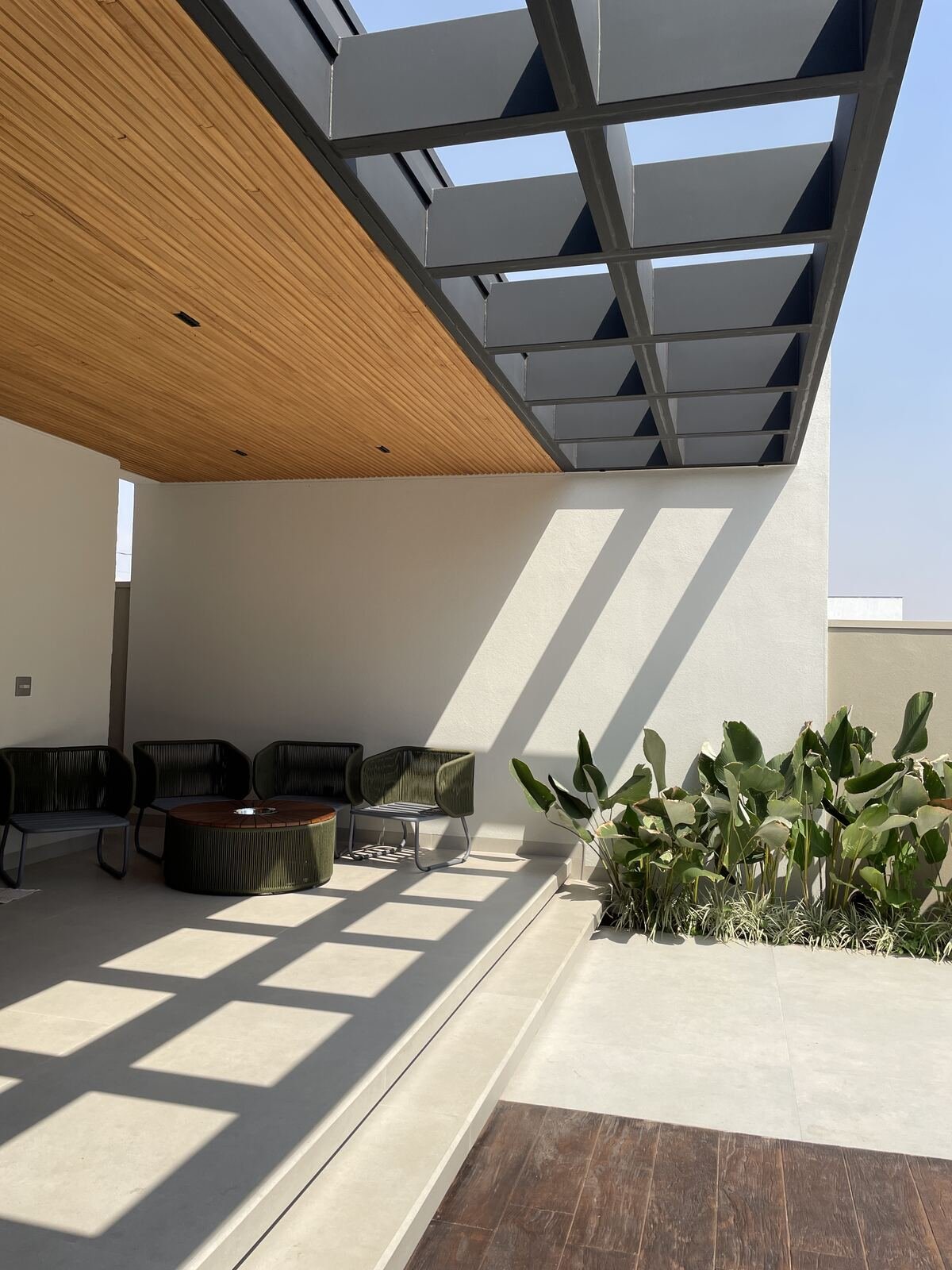 Casa GT — Osvaldo Cruz: area lounge coberta — projeto de arquitetura residencial