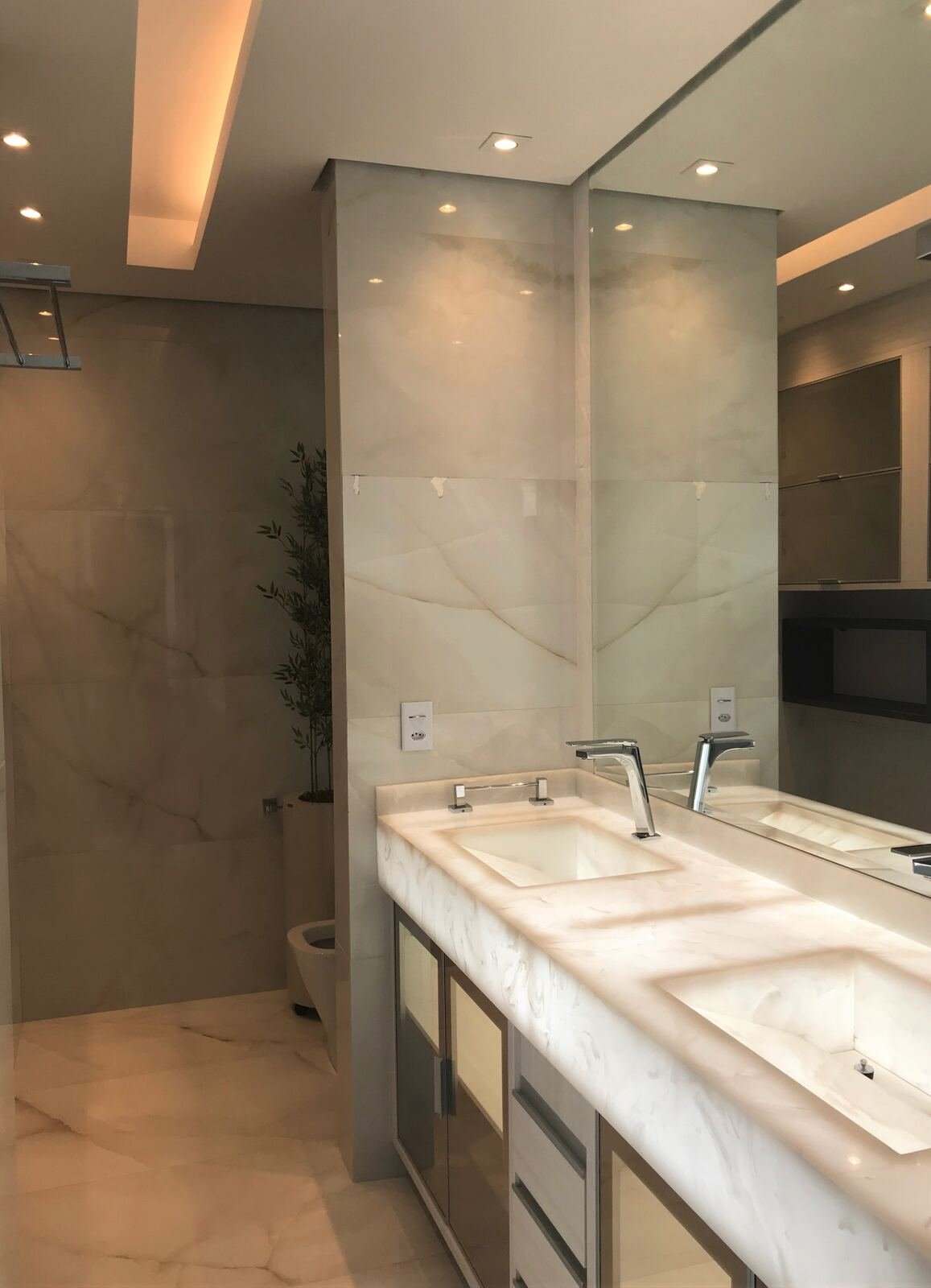 Casa MG — Adamantina: banheiro bancada marmore — projeto de arquitetura residencial