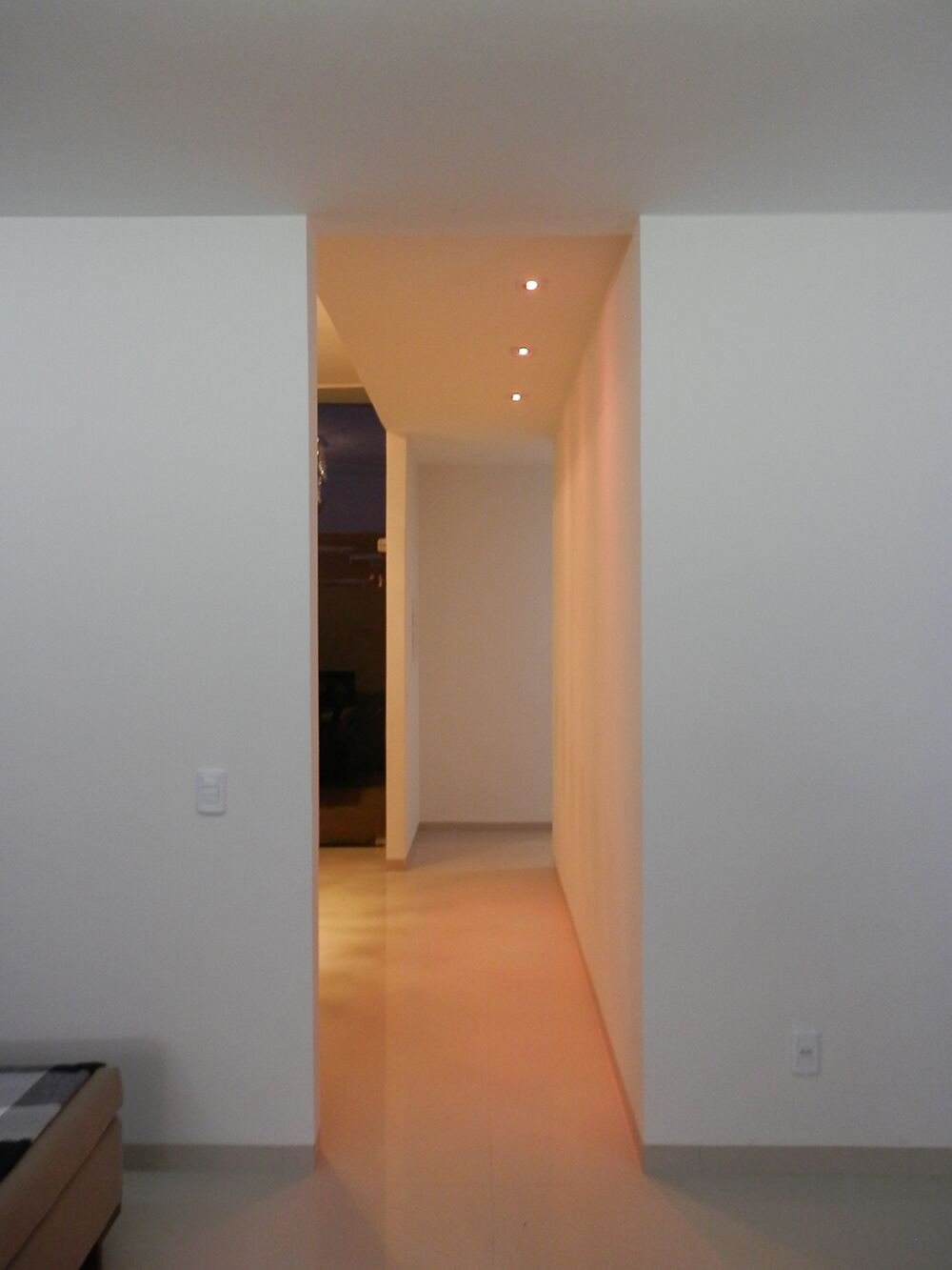 Casa MJ — Adamantina: corredor interno — projeto de arquitetura residencial