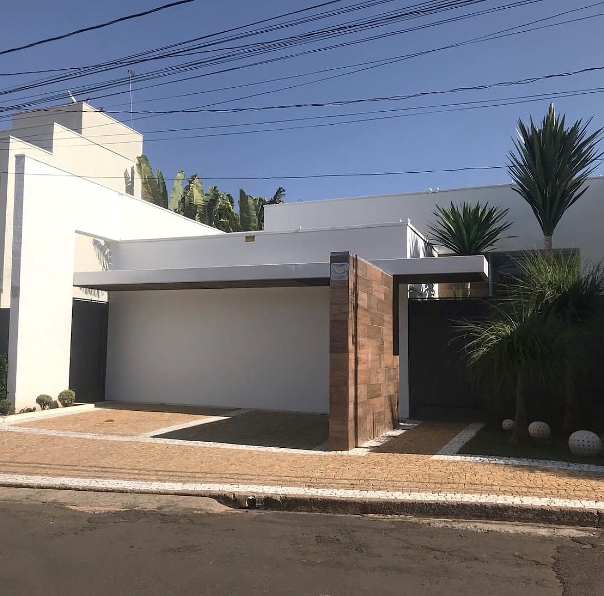 Casa MJ em Adamantina, 2013 — projeto de arquitetura residencial, fachada moderna