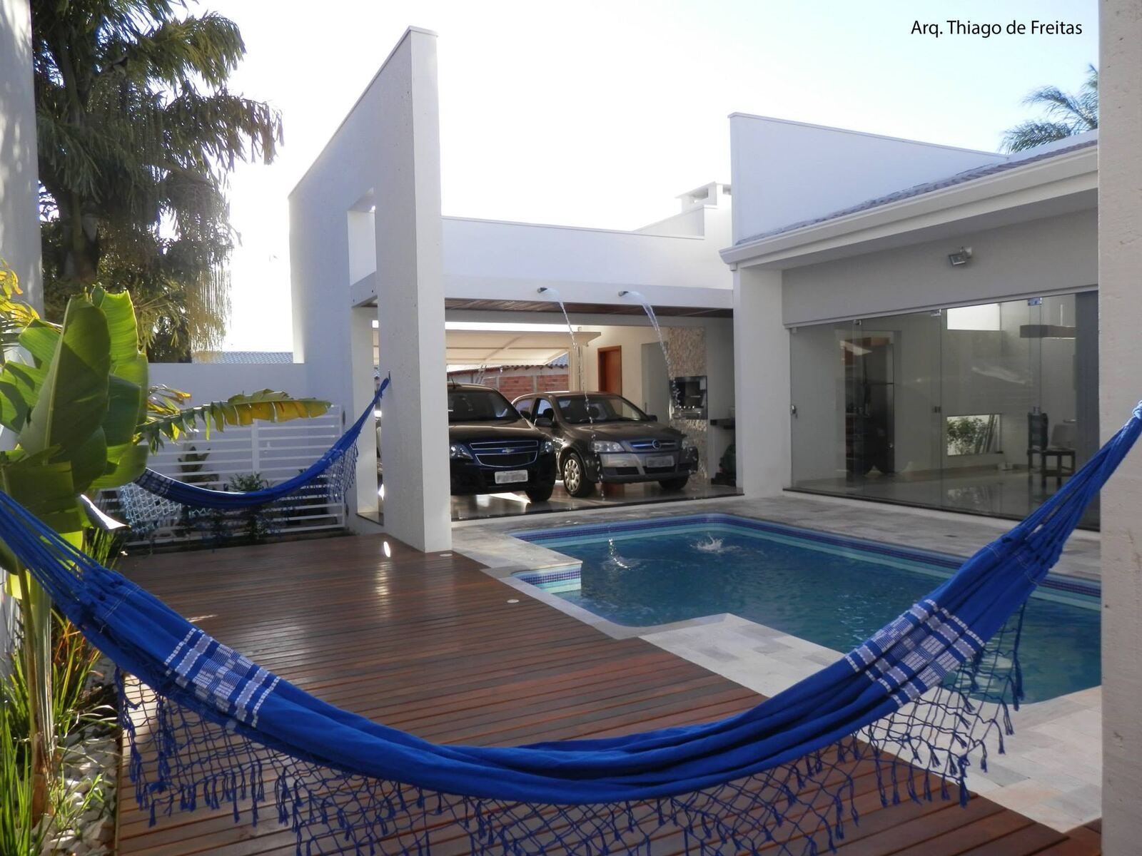 Casa MJ — Adamantina: piscina rede varanda — projeto de arquitetura residencial