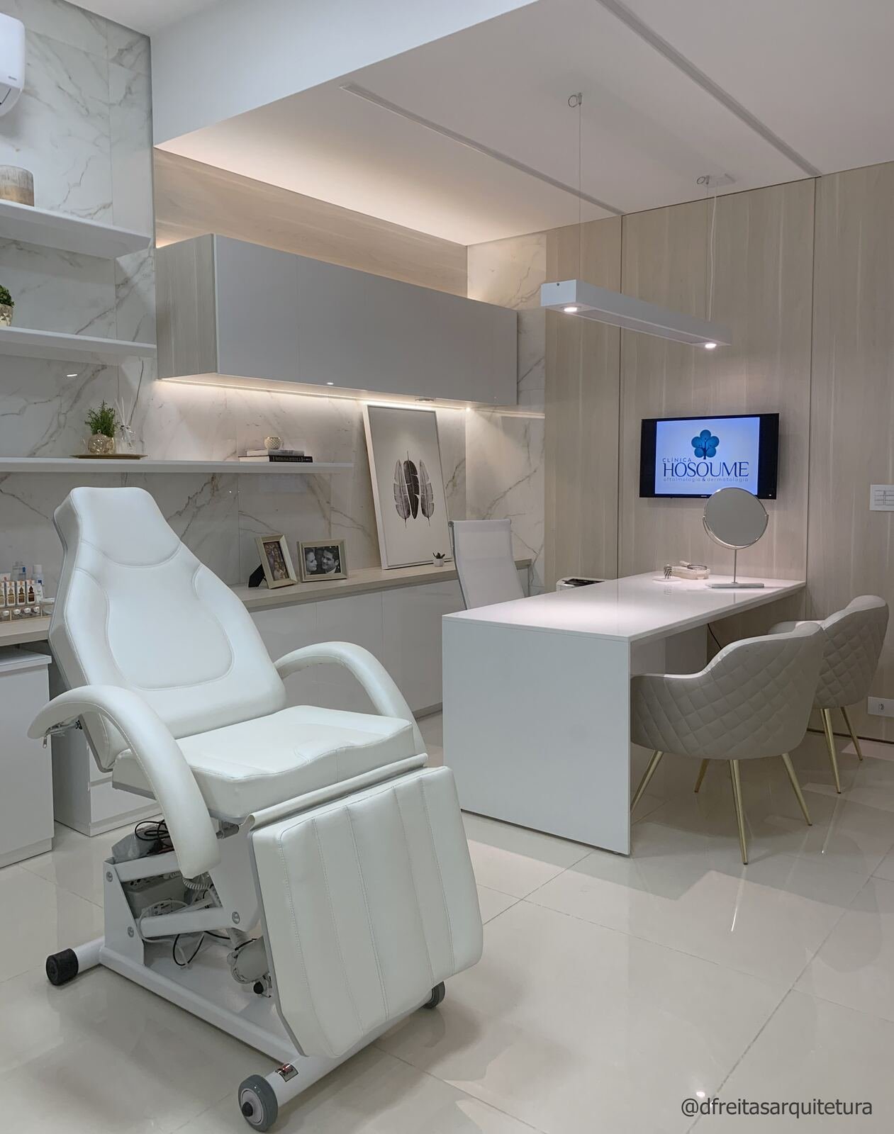 Consultório Dermatologista Nara Hosoume — Adamantina: cadeira reclinavel — projeto de arquitetura interiores