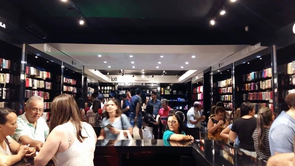 Loja Lott — Adamantina: interior atendimento — projeto de arquitetura comercial